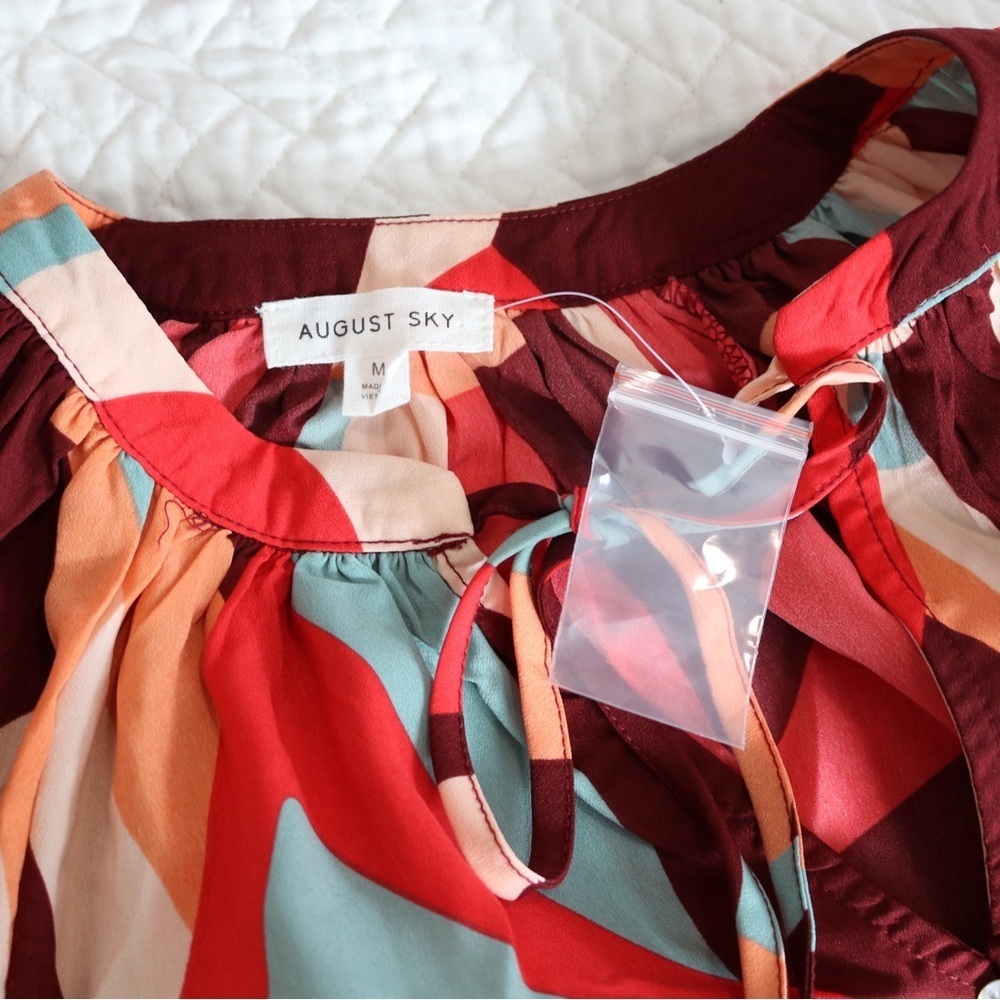 August Sky Blouse Size M Red Brown Blue Mod Geometric Balloon Sleeves Shirt NWOT - Picture 4 of 4